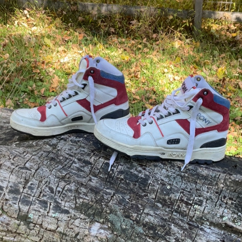 PONY Retro High-Tops in Red and White - Picture 2 of 6